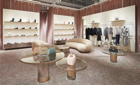 fendi shoes toronto|FENDI FIRST CANADIAN STANDALONE BOUTIQUE IN .